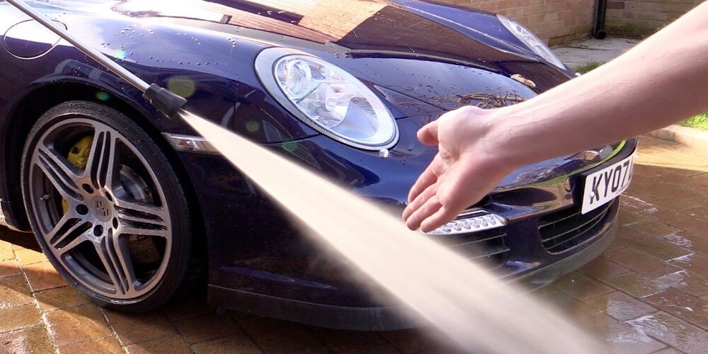 What to Look for while buying the best pressure washers for cars?